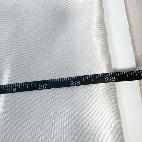 Dr. Barbara Strum Satin Two White Pillowcases Logo Sleep Mask SPF Drop Sample - Picture 6 of 9